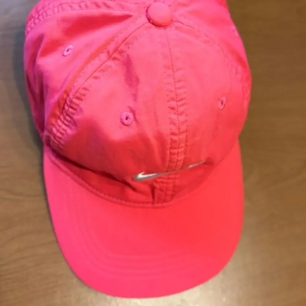 Nike nylon child hat hot pink
